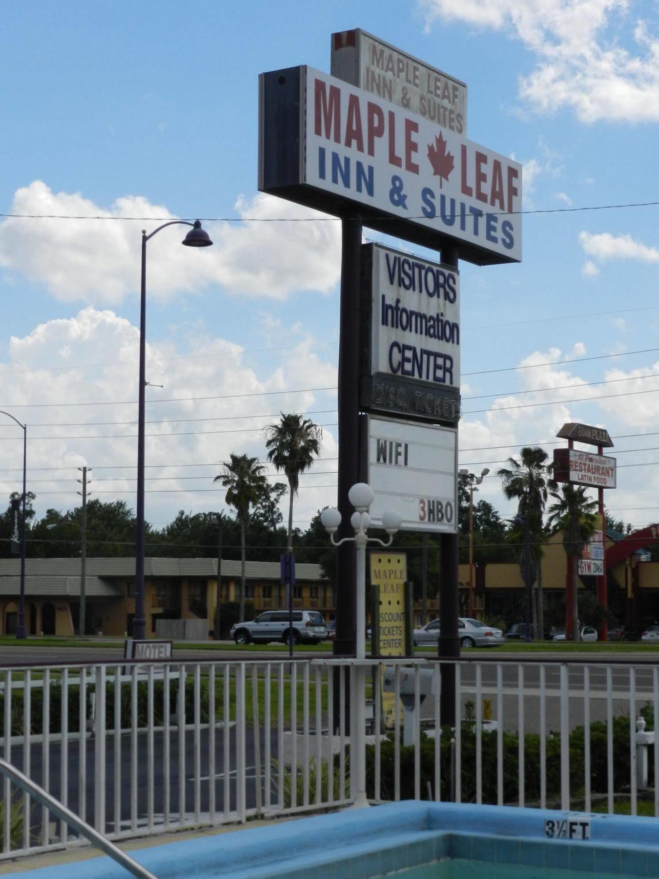 Maple Leaf Inn & Suites 키시미 외부 사진